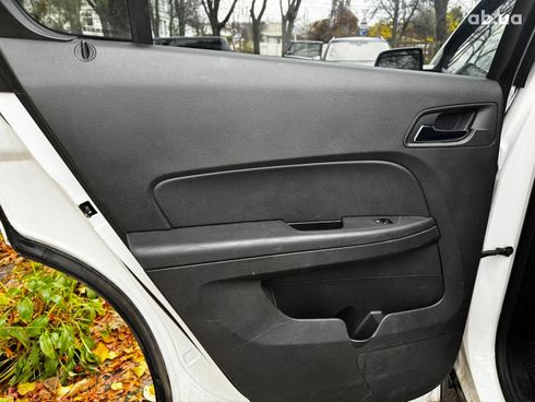 Chevrolet Equinox 2015 белый - фото 21