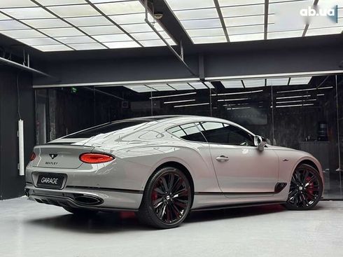 Bentley Continental GT 2021 - фото 20