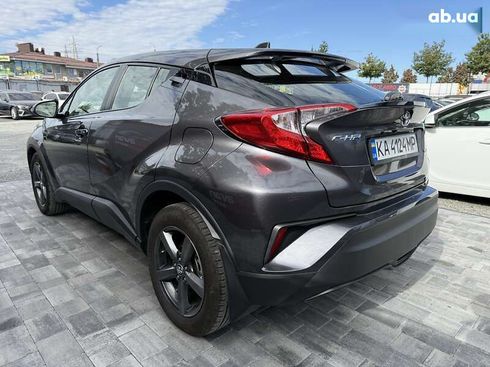 Toyota C-HR 2021 - фото 6
