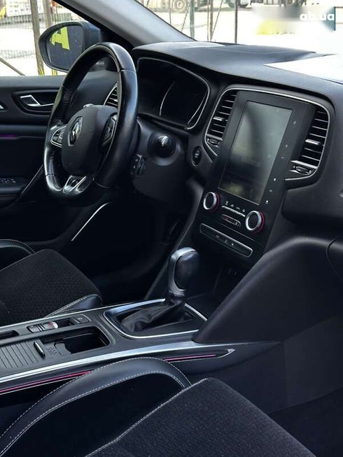 Renault Megane 2017 - фото 18