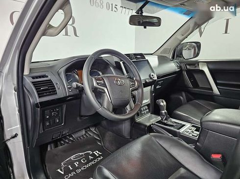 Toyota Land Cruiser Prado 2020 - фото 21
