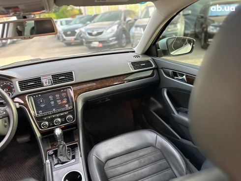 Volkswagen Passat 2014 серый - фото 17