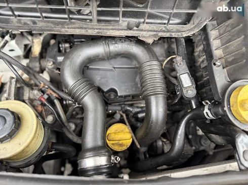 Renault Trafic 2011 - фото 29