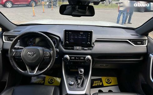 Toyota RAV4 2020 - фото 15