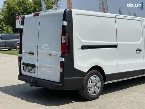 Renault Trafic 2016 - фото 16