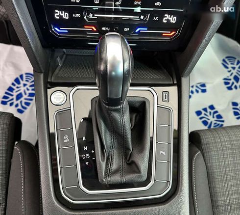 Volkswagen Passat 2020 - фото 21
