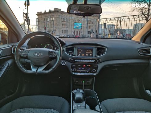 Hyundai Ioniq 2017 черный - фото 44