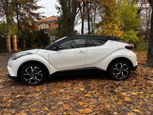 Toyota C-HR 2019 белый - фото 12