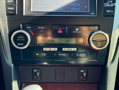 Toyota Camry 2014 белый - фото 35