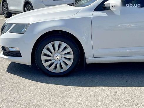 Skoda Octavia 2019 - фото 18