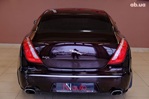 Jaguar XJ 2010 красный - фото 6
