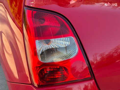 Renault Twingo 2011 красный - фото 11