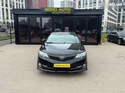 Toyota Camry 2013 - фото 2