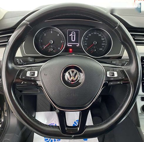 Volkswagen Passat 2018 - фото 17