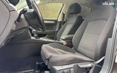 Volkswagen Passat 2017 - фото 8