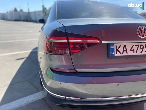 Volkswagen Passat 2018 - фото 12