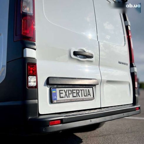 Renault Trafic 2021 - фото 12