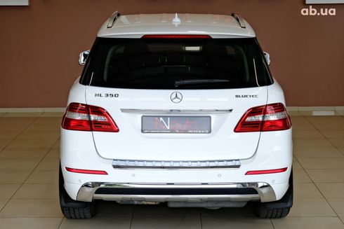 Mercedes-Benz M-Класс 2014 белый - фото 6