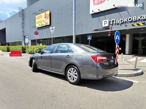 Toyota Camry 2012 - фото 12