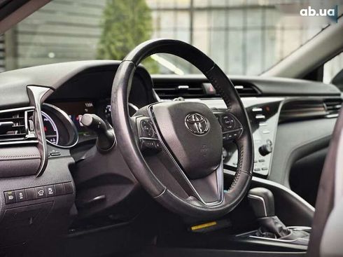 Toyota Camry 2018 - фото 30