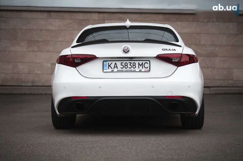 Alfa Romeo Giulia 2019 - фото 4