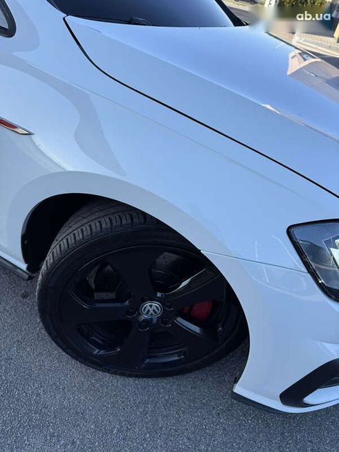 Volkswagen Golf GTI 2020 - фото 2