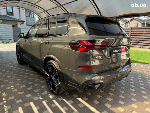 BMW X5 2024 серый - фото 4