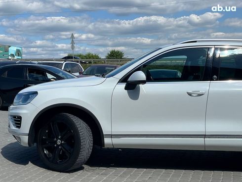 Volkswagen Touareg 2016 белый - фото 44