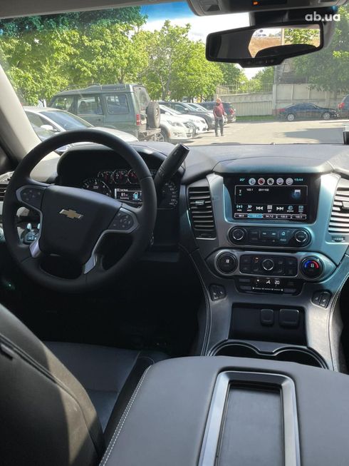 Chevrolet Suburban 2015 черный - фото 13