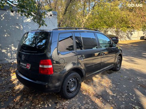 Volkswagen Touran 2006 черный - фото 5