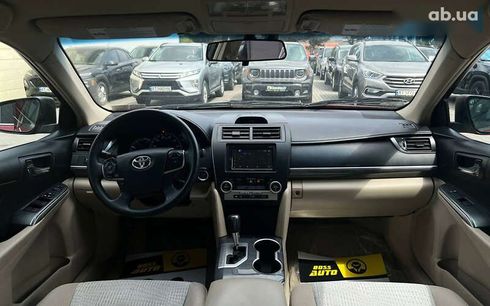 Toyota Camry 2013 - фото 13