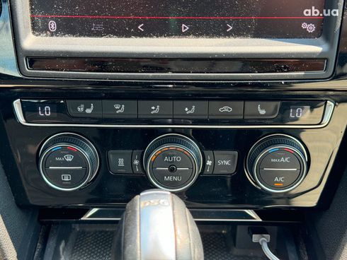 Volkswagen Passat 2015 серый - фото 36