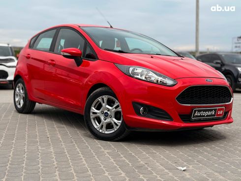 Ford Fiesta 2016 красный - фото 2