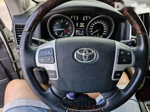 Toyota Land Cruiser 2012 - фото 22