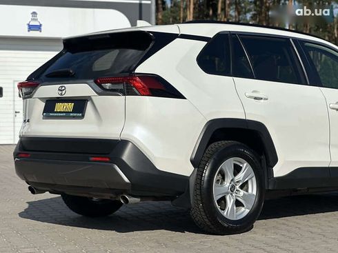 Toyota RAV4 2020 - фото 13