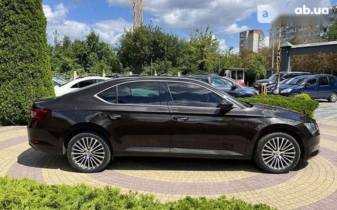 Skoda Superb 2018 - фото 8