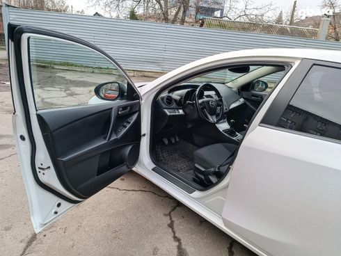 Mazda 3 2010 белый - фото 19