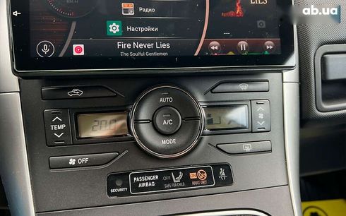 Toyota Auris 2010 - фото 11