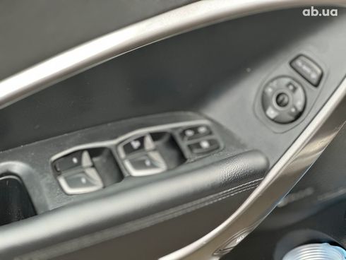 Hyundai Santa Fe 2012 белый - фото 22