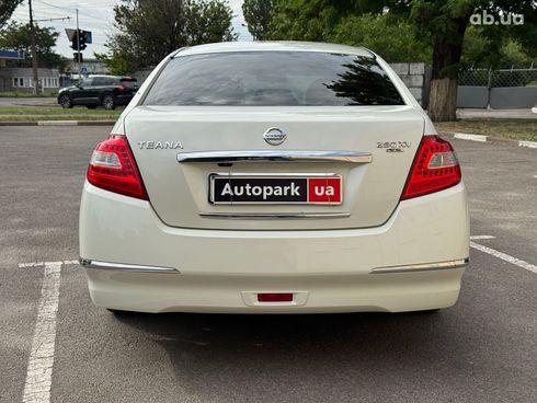 Nissan Teana 2012 белый - фото 4