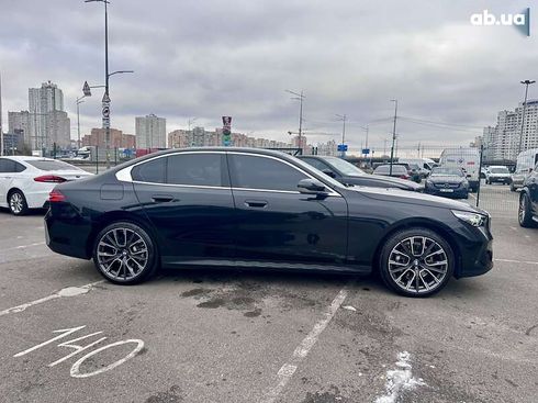 BMW 5 серия 2023 - фото 15