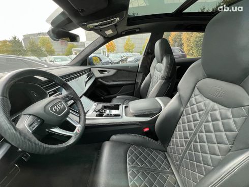 Audi Q8 2021 - фото 12