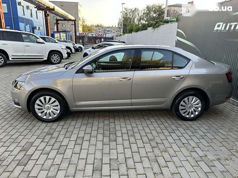 Skoda Octavia 2017 - фото 15