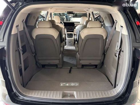 Kia Carnival 2022 - фото 9