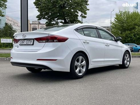 Hyundai Elantra 2018 - фото 9