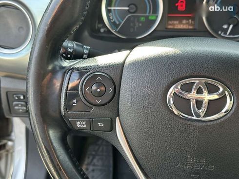 Toyota Auris 2013 - фото 18