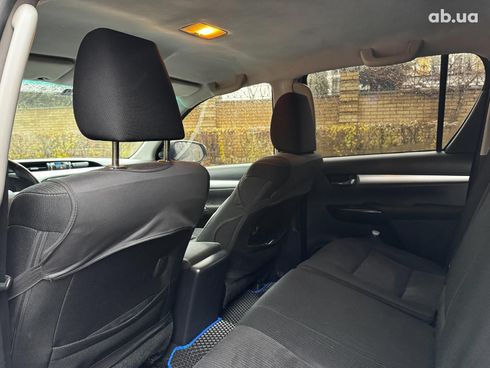 Toyota Hilux 2017 серый - фото 51