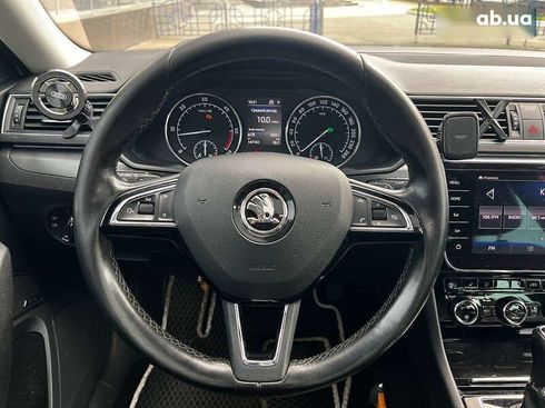 Skoda Superb 2018 - фото 20