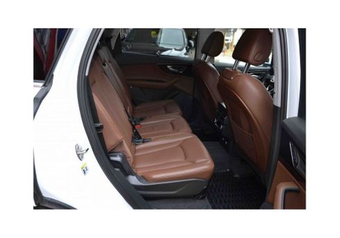 Audi Q7 2017 - фото 10