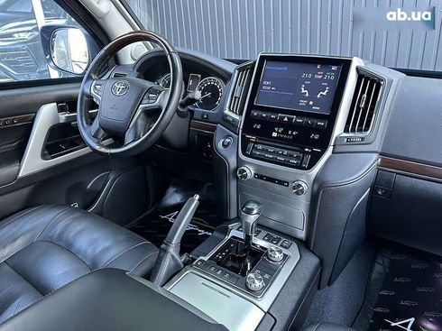 Toyota Land Cruiser 2017 - фото 19